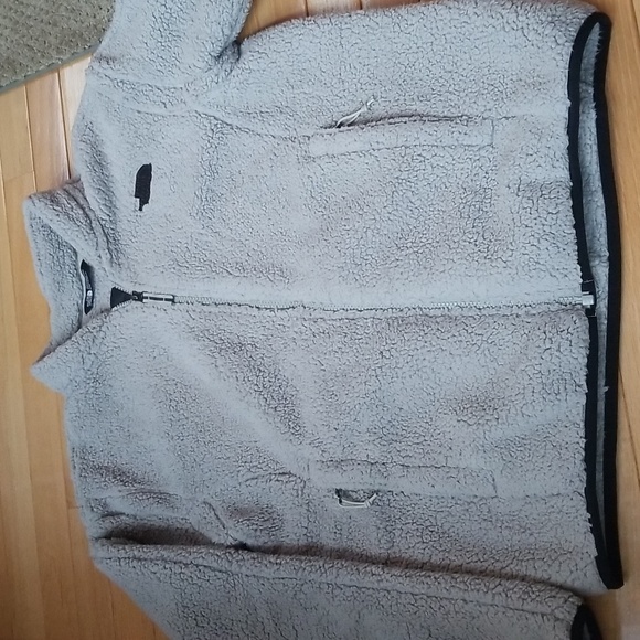 The North Face Fleece Jacket - Picture 2 of 8